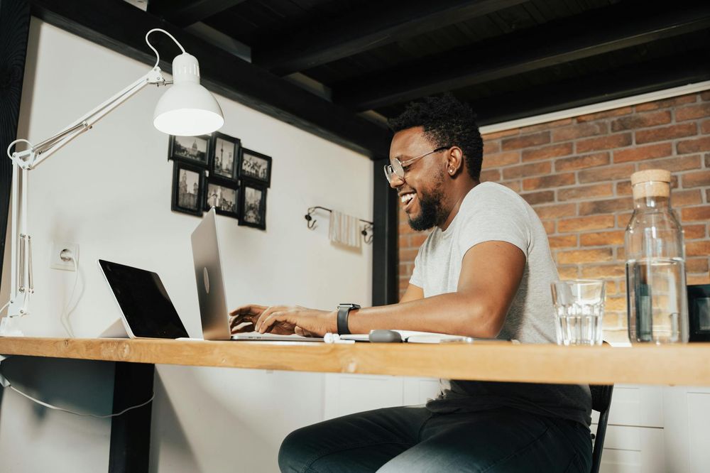 Wo Kollegen gerade arbeiten, mit Teams und Outlook transparent machen